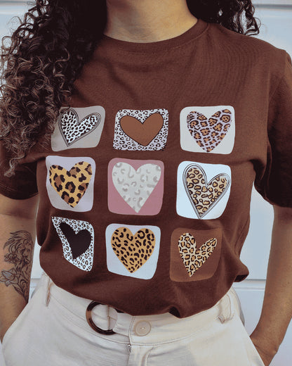 CAMISETA CORAZONES CAFÉ