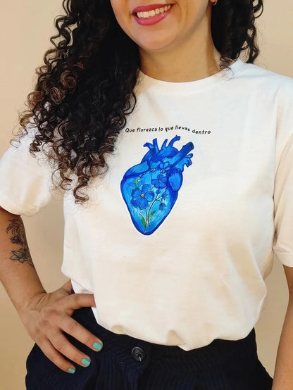 CAMISETA QUE FLOREZCA LO QUE LLEVAS DENTRO