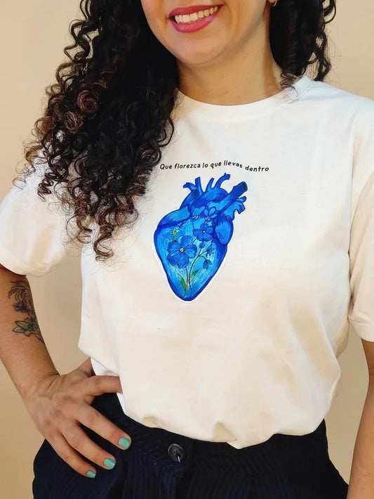 CAMISETA QUE FLOREZCA LO QUE LLEVAS DENTRO